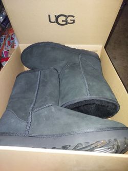 Ugg Women Classic Short ll Black Size 9