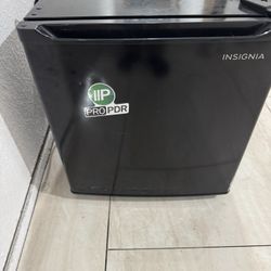 Insignia Mini Fridge - Excellent Condition (1.7 cu. ft.)