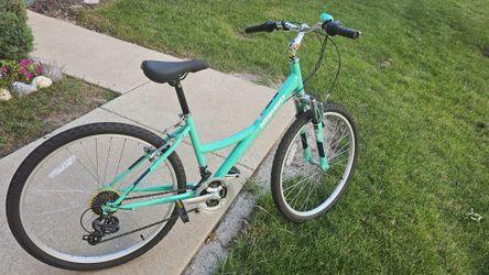 Nishiki womens 26" mountain bike
