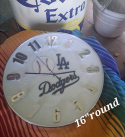 DODGER WALL CLOCK (quartz)