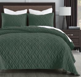 HORIMOTE HOME Queen Size Quilt Set Dark Green, Classic Geometric Diamond Stitched, Ultra Soft