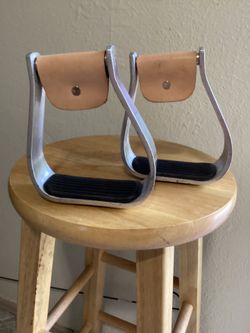 Saddle Stirrups