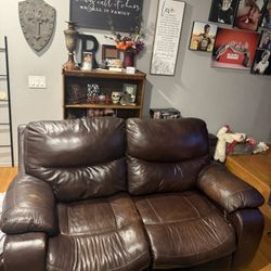 Leather Power Reclining Loveseat – Works Great