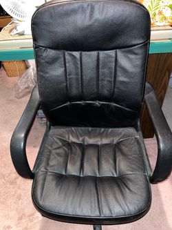 Black office chair