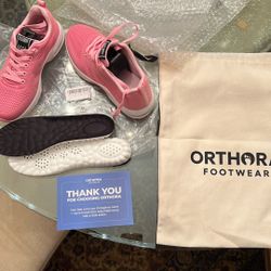 Or Thor’s Footwear Size 6 Pink Brand New