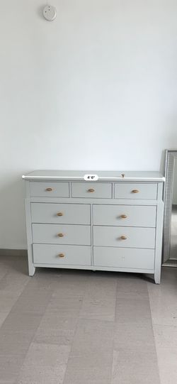 Beautiful 9 Drawer Dresser