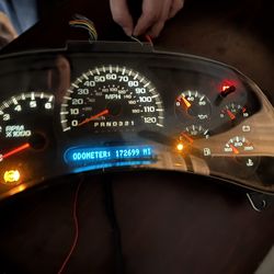 03-04 chevy gmc tahoe suburban silverado cluster ( 172k miles )