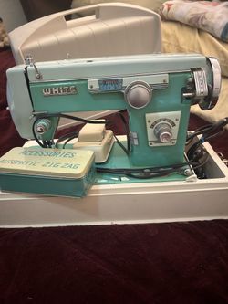 White Vintage Zig Zag Sewing Machine