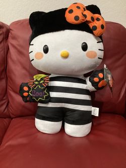 Hello Kitty Halloween Pirate Greeter