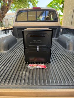Oasis Classic, Steel, Post Mount Parcel Mailbox **NO LOCK**