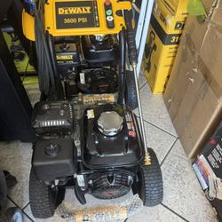 Presure Washer Dewalt 3609psi Powered By Honda !