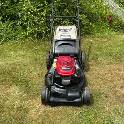 Self-Propelled Honda Craftsman 21 Inch Lawnmower