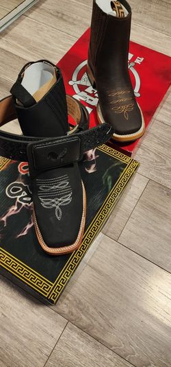 Men And Women Boots 👢 Size 10.5 Men 8 In Women