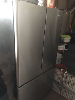 Whirlpool French door refrigerator w/90 days warranty