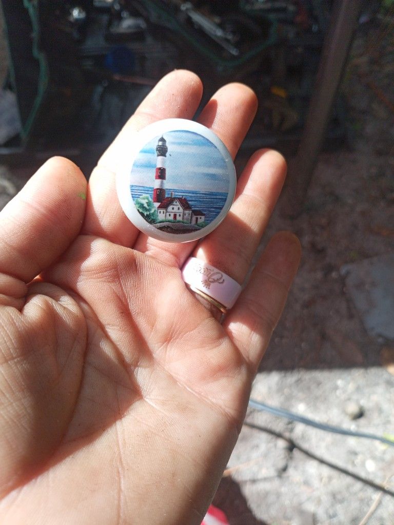22 Cabinet Knobs