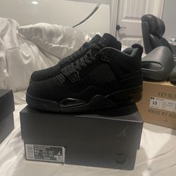 “BEST OFFER” Black Cat Jordan 4