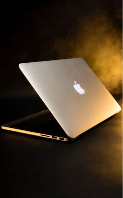 Apple MacBook Pro 13” Retina i5/8GB/256GB SSD $180
