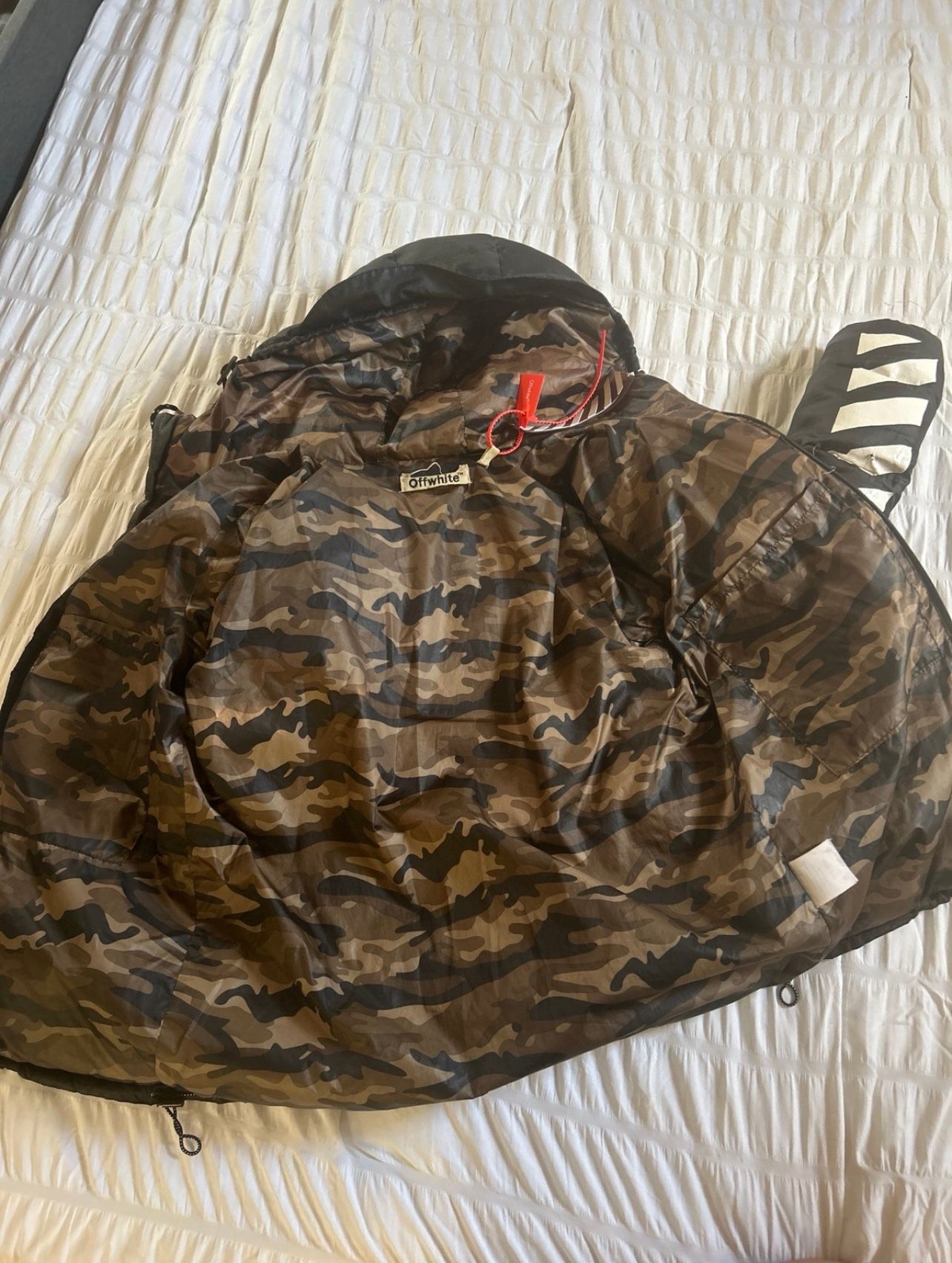 OFF WHITE COAT VINTAGE SEND OFFERS