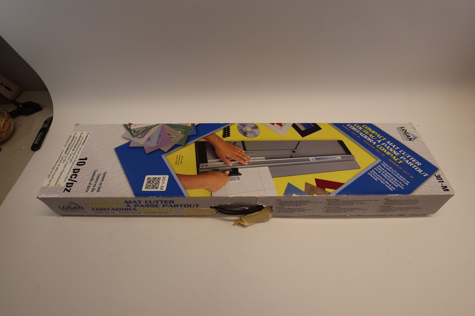 LOGAN 301-M 32" Compact Mat Cutter W/ Box, Manual, And Dvd