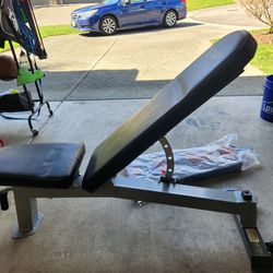 Adjustable Weight Bench - Like New! 💪