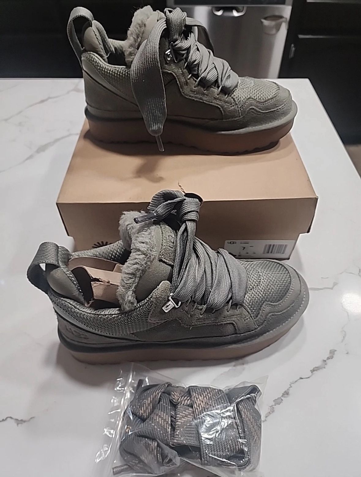 UGG Women's Lowmel Moss Green Sneakers - Size 7