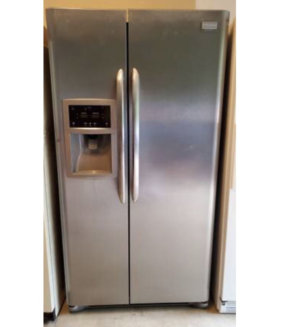 Free refrigerator(pending pickup)