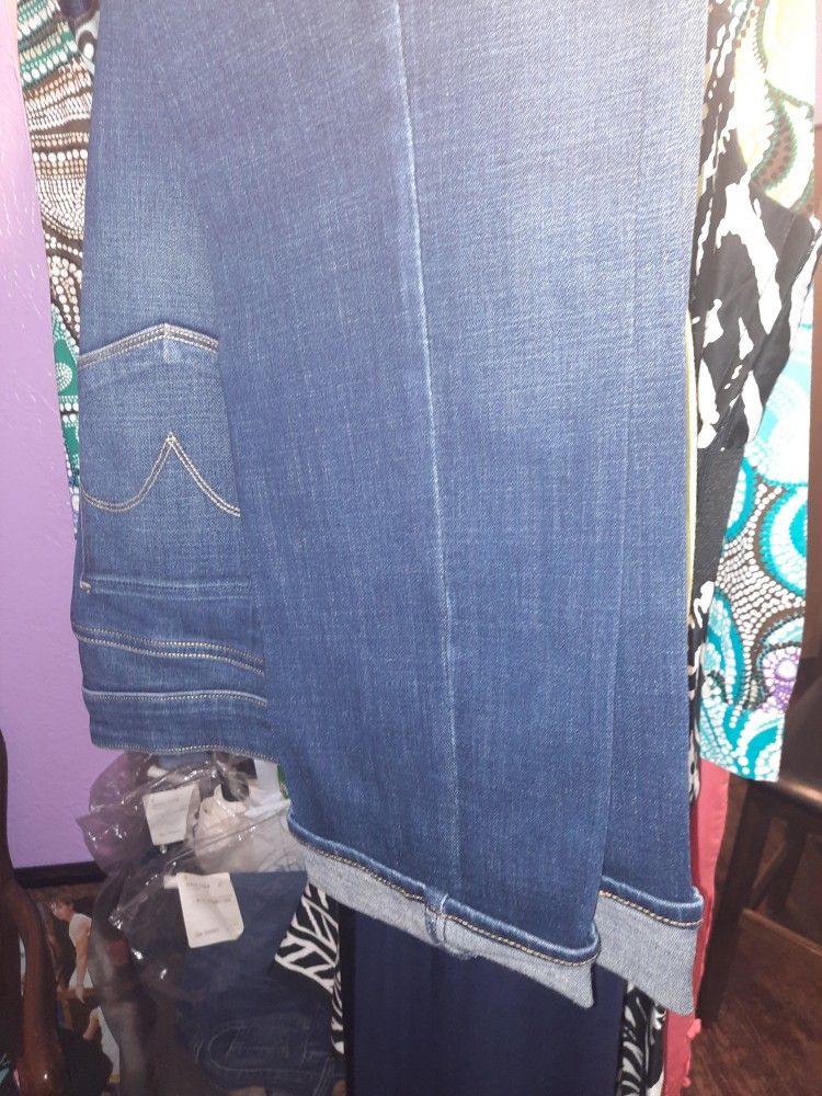 Ladies Levi Size 14