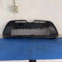 2017 2018 2019 TOYOTA COROLLA SE XSE FRONT LOWER GRILLE GRILL OEM 53112-0274