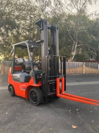 TOYOTA FORKLIFT