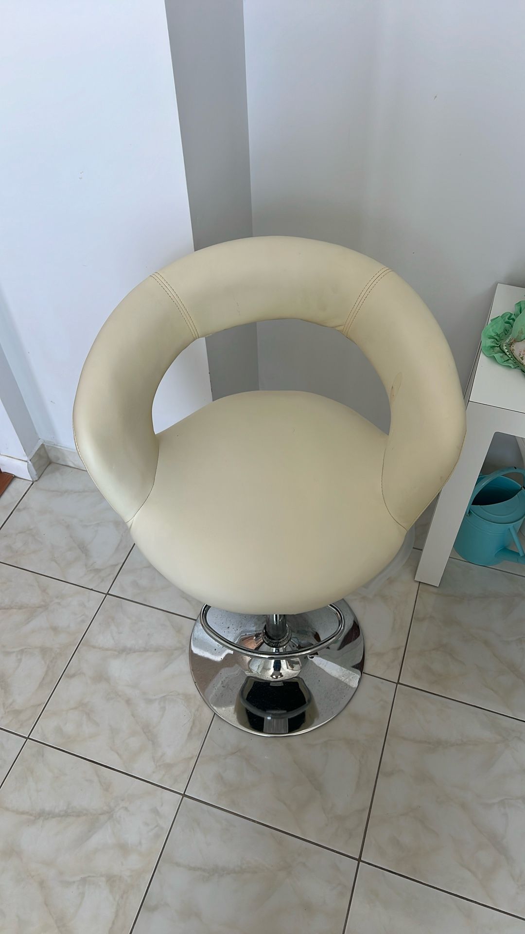 Height Adjustable Bar Stool