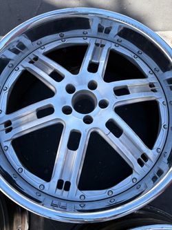 GfG Mercedes-Benz, 22 x 9, and 22 x 10