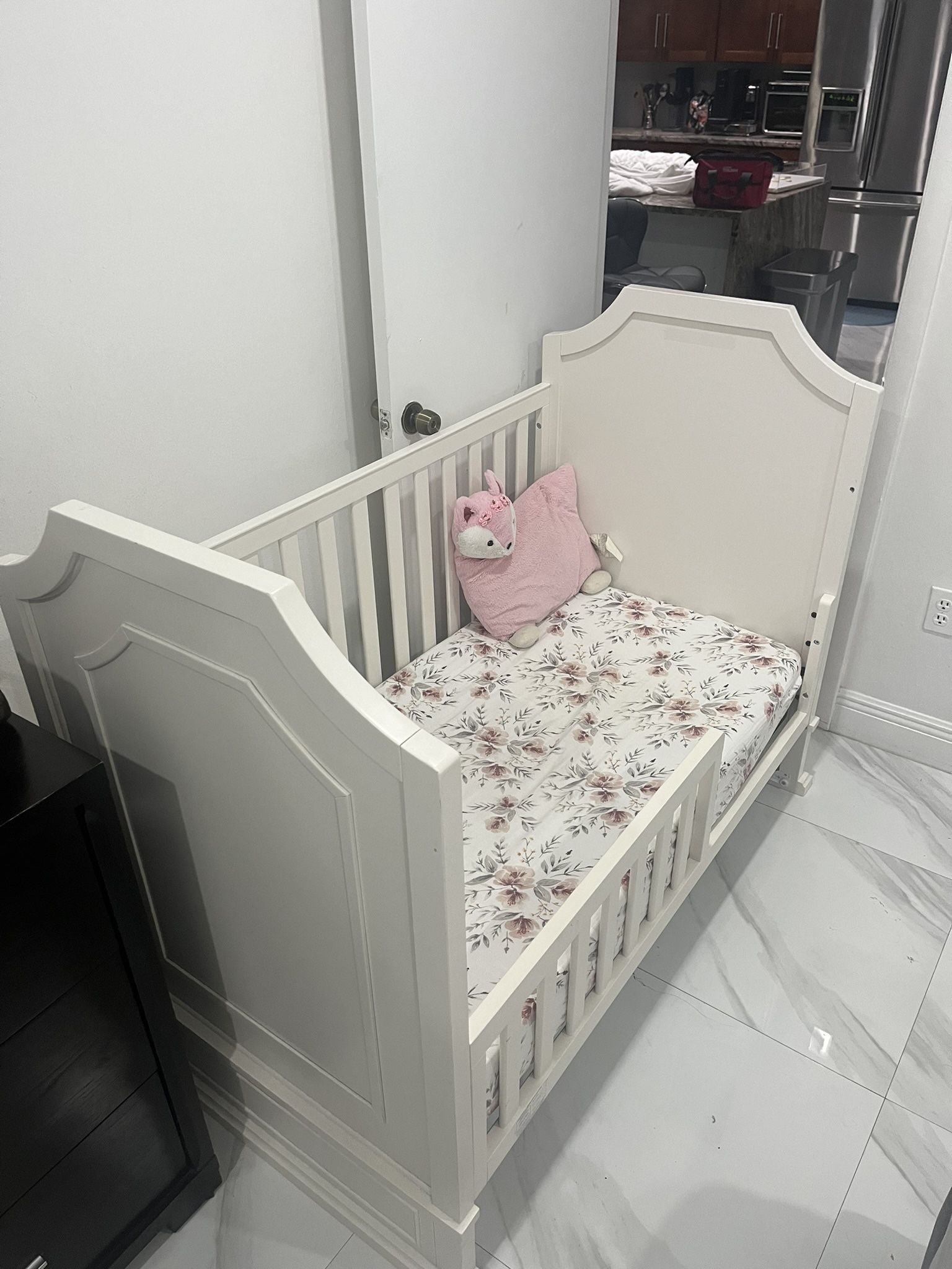 Free Crib, Toddler Bed Converter, Warm White, w/Accessories