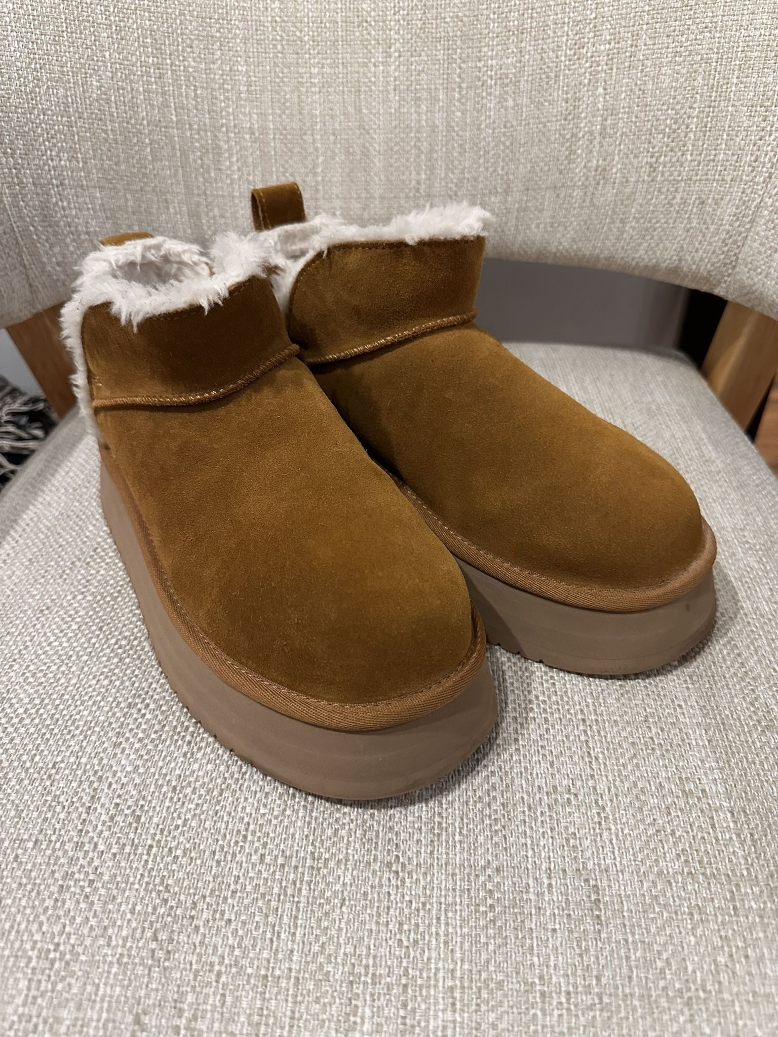 uggs platform women’s size 6