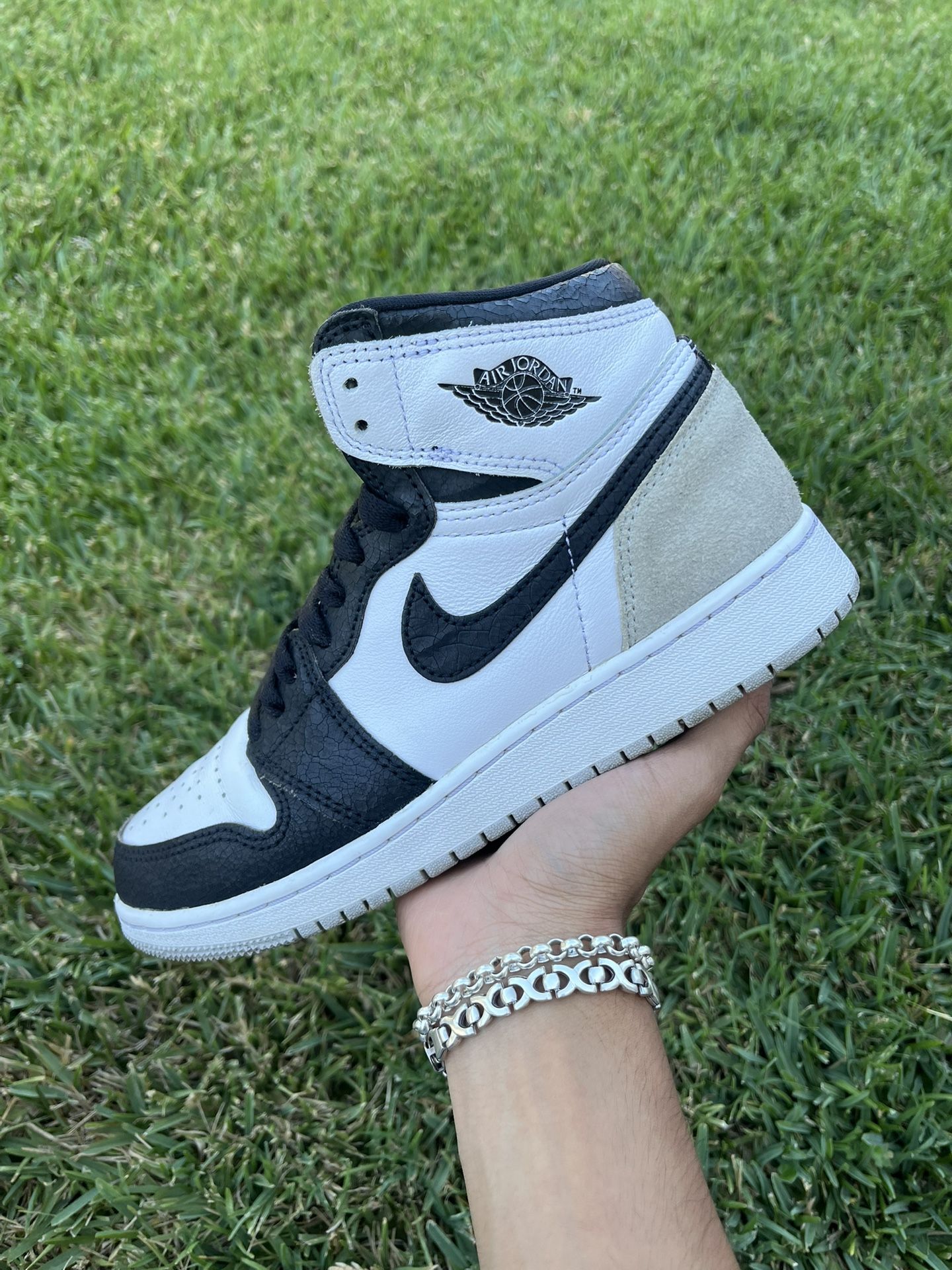 Jordan 1 High GS “Bleached Coral” Size 5Y/6.5W