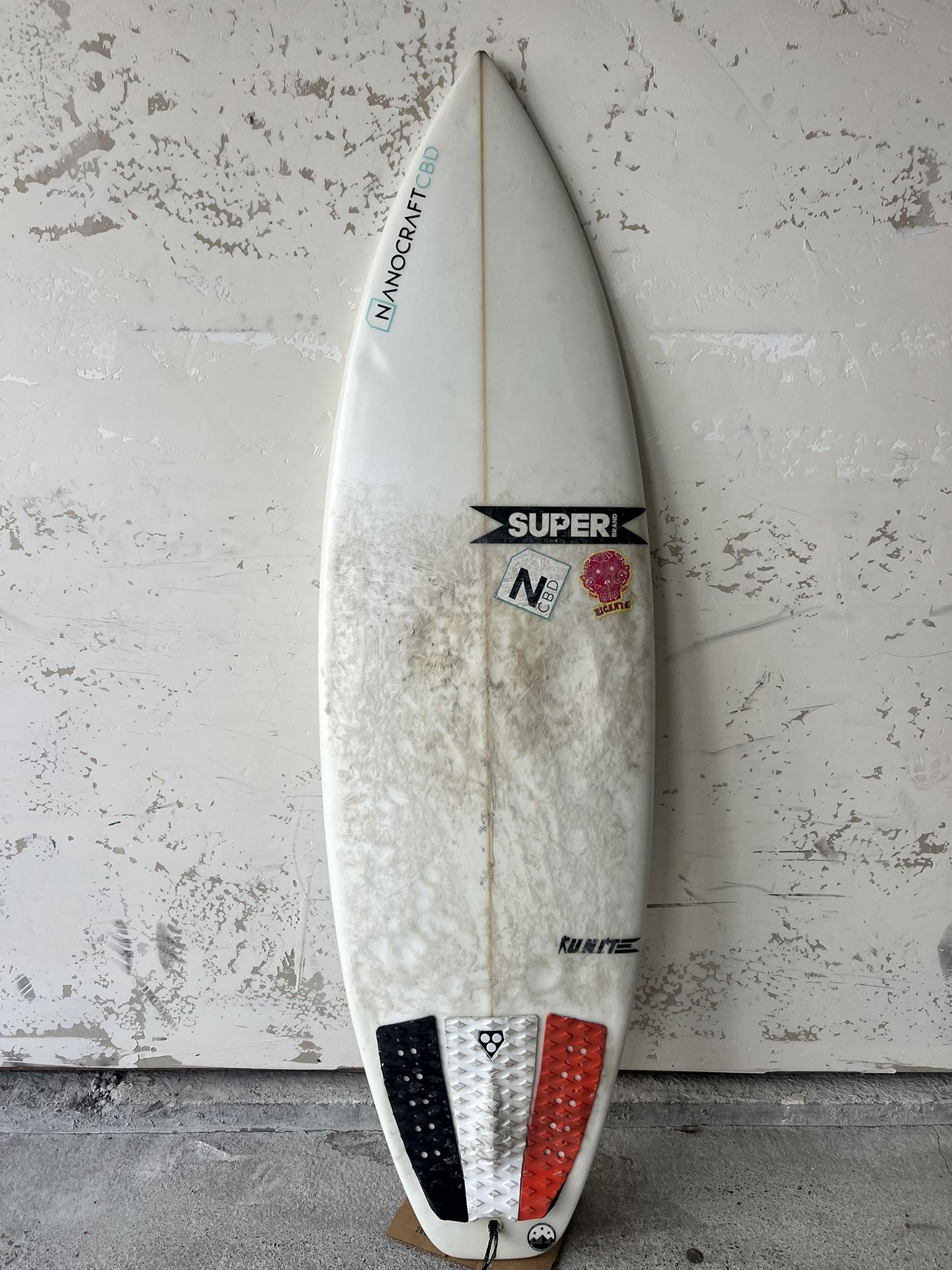 Super Brand Surfboard - The Unit Model - 5’9”
