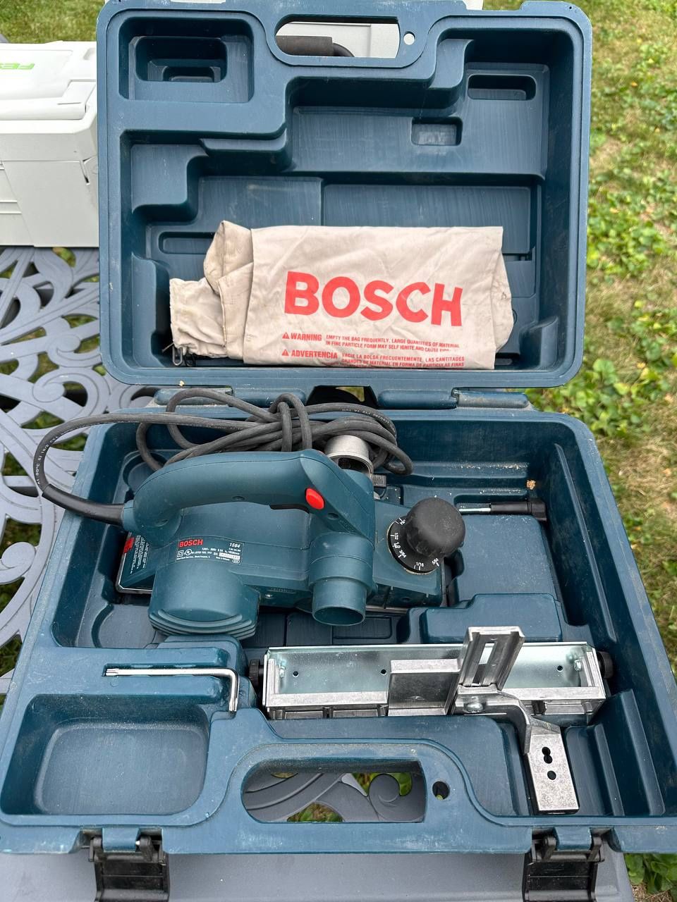 Bosch. 6.5 Amp 3-1/4 in. Corded Planer Kit with 2 Reversible Woodrazor Micrograin Carbide Blades and Carrying Case