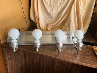 Bathroom Vanity Light