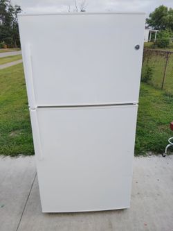 Ge refrigerator top and bottom