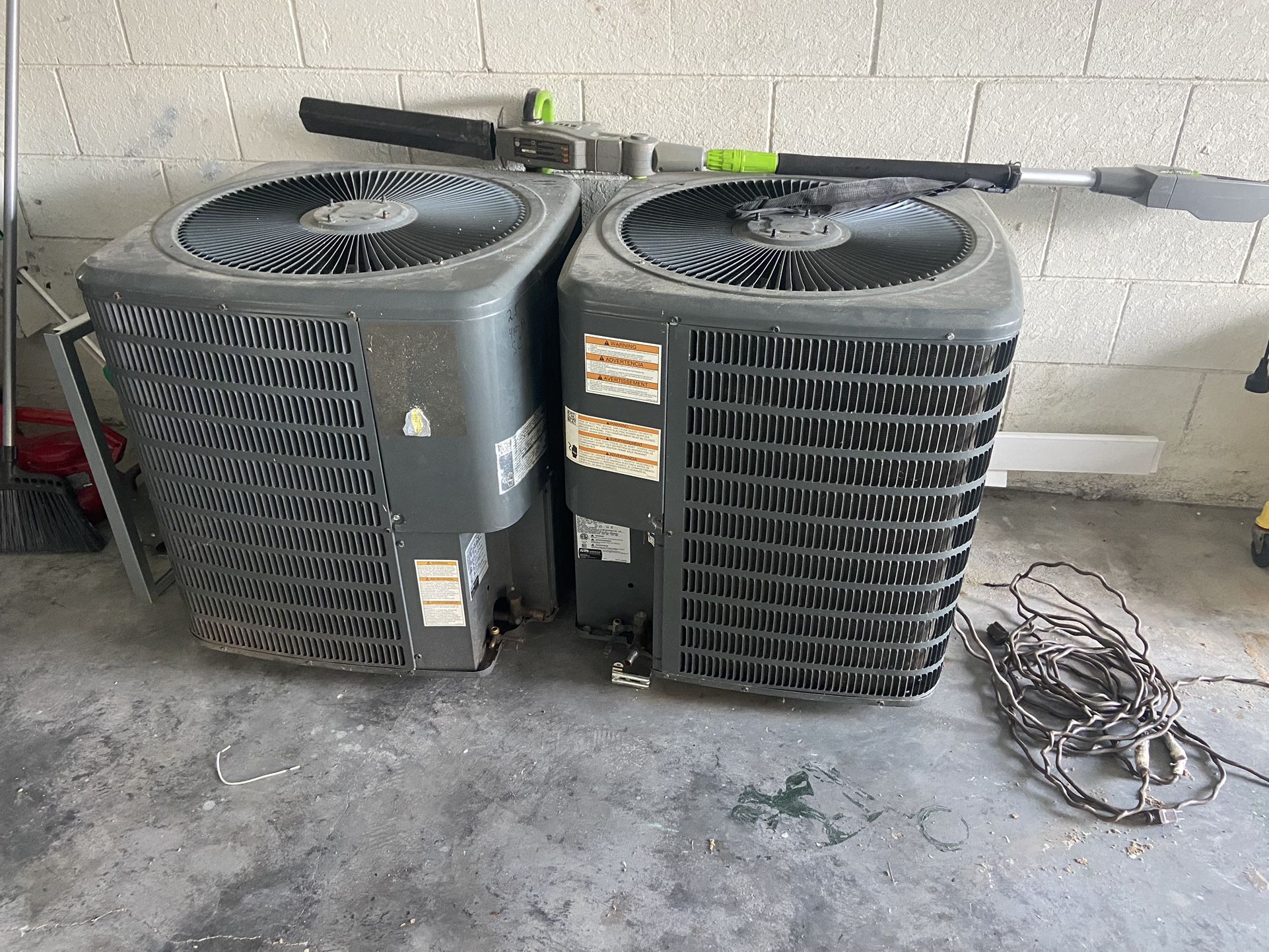 AC UNIT