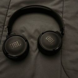 JBL BLUETOOTH HEADPHONES