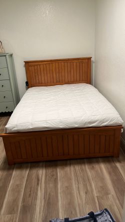 Full size bed