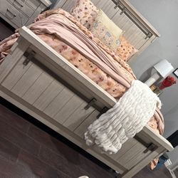 Queen Size Farmhouse  Bed Frame With 2 Nightstands 