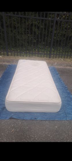 10" THICK TWIN MATTRESS