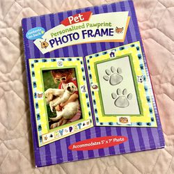 PAW PRINT & FRAME      NEW IN BOX