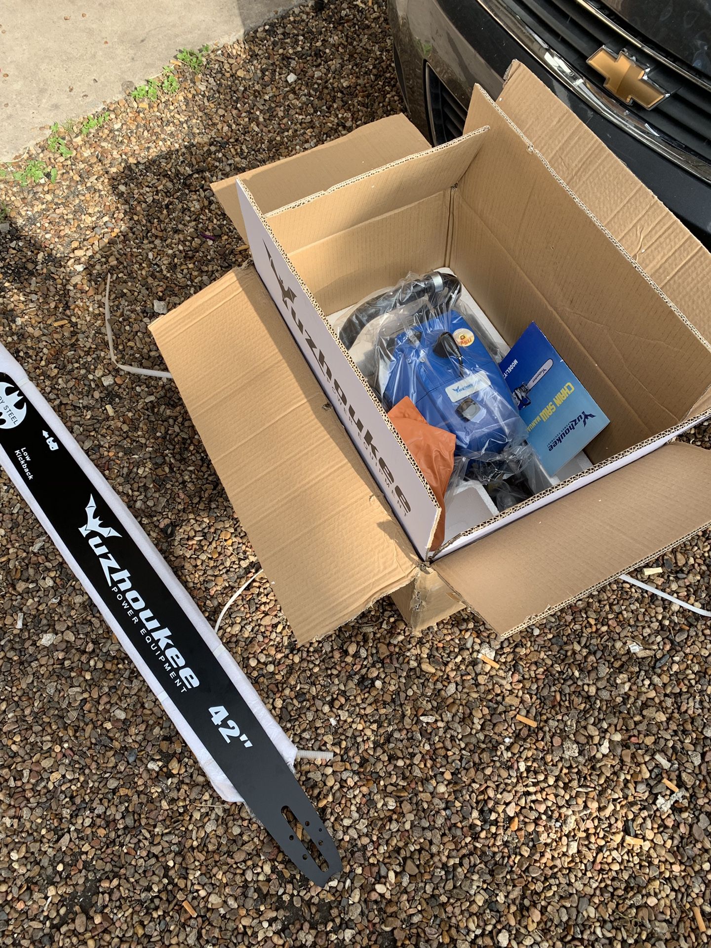 Yuzhoukee 42” Power Equipment Chainsaw ' Brand New 200$