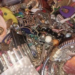 Another Full Tub Of Jewlery Found In Storage Today!