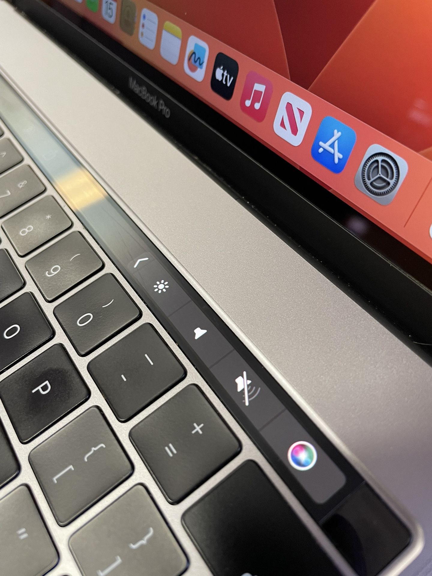 2019 Apple MacBook Pro Touchbar 15.4” Retina i9 2.3 Six Core 4GB GPU 16GB RAM 512GB SSD