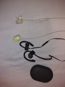 Beats 60 n bose 80 earphones