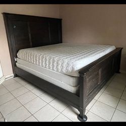 Amazing Dark Expreso Wood Cal King Bed With Purple Mattress