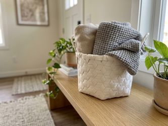 Small Woven White Storage Basket w/ Handles (9” x 6”)